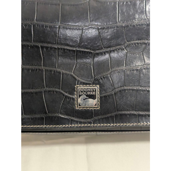 Dooney & Bourke Vintage Croco Black Embossed Shoulder Bag - Picture 3 of 16